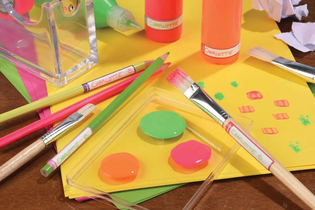 Avery Familie mini naamstickers, afm 5 x 1 cm, roze/paars, hangbare map met 30 stickers - OfficeTown