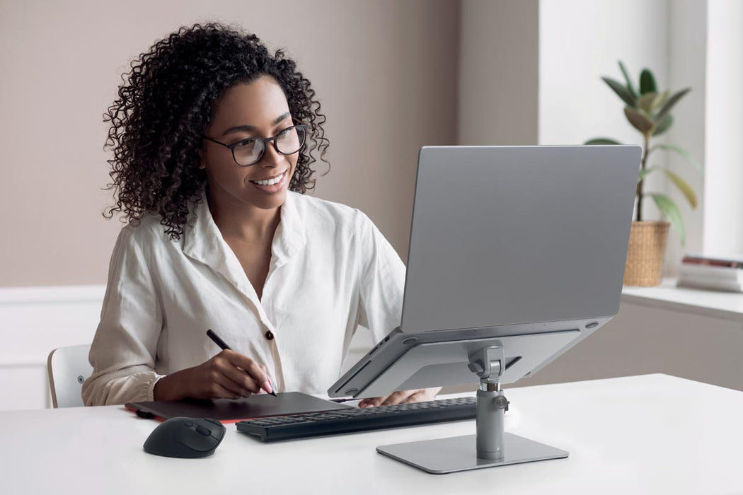 Kensington universele laptopstandaard, traploos verstelbaar, aluminium - OfficeTown